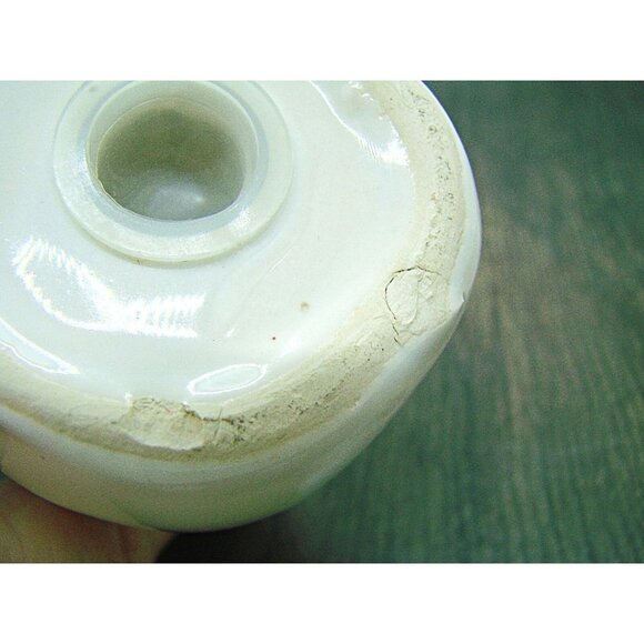 Pair of Ceramic Sitting Smiling Cat Salt & Pepper Shakers W/ Stoppers White Pink - Picture 10 of 10